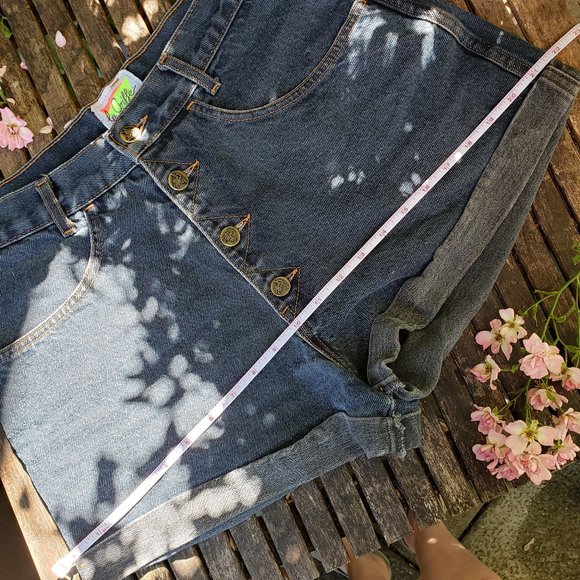 Vintage High waisted shorts - Picture 4 of 8